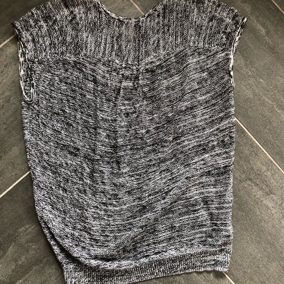 LOFT Black & White Sleeveless Sweater - EUC -S - Picture 4 of 4